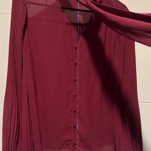 Suzy Shier - Women's Elegant dark fuscia Blouse - US M - Picture 4 of 9